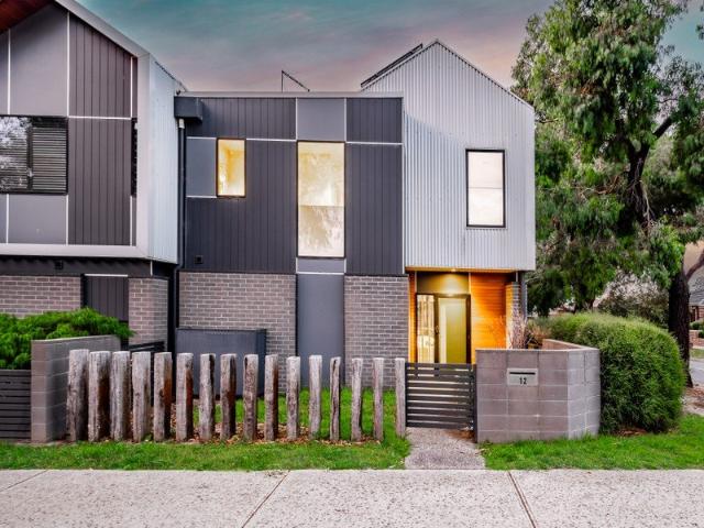 Townhouse for sale in Camerons Creek, Victoria