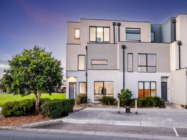 Townhouse for sale in Camerons Creek, Victoria