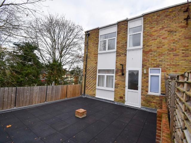 Apartment for rent in Hart, Hampshire