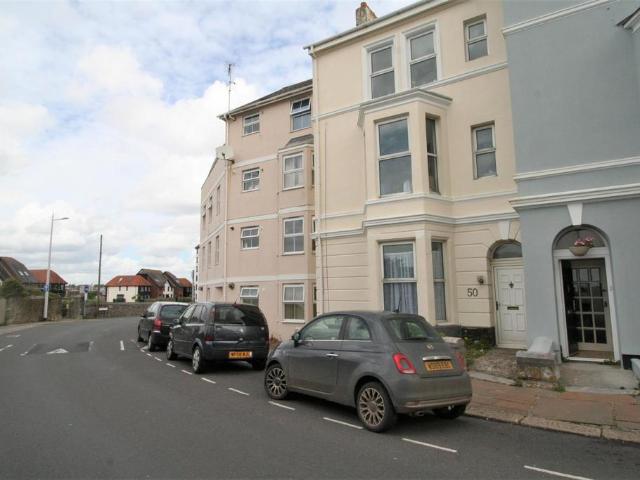 Apartment for rent in West Hoe, Mount Wise