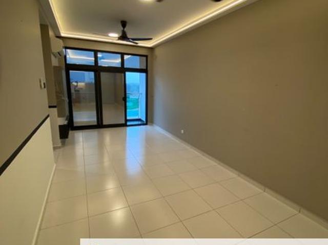 Condominium for sale in Malaka