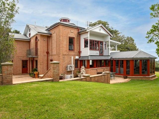 House for sale in Tamborine Mountain, Queensland