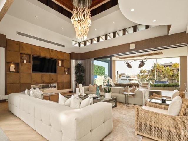 House for sale in Paradise Point, Gold Coast City