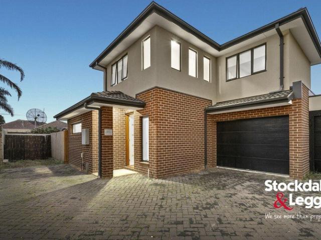 Townhouse for sale in Camerons Creek, Victoria