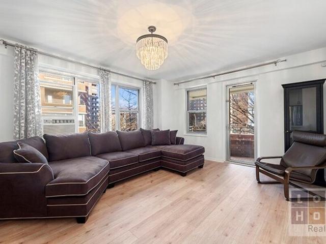 Apartment for sale in Arverne, New York