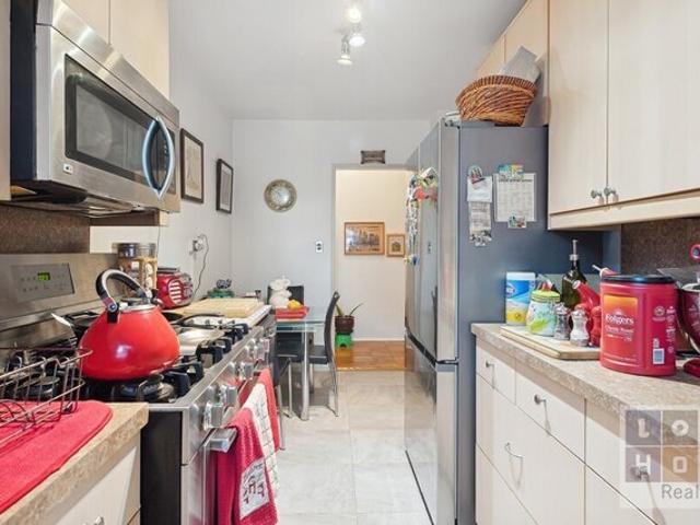 Apartment for sale in Arverne, New York