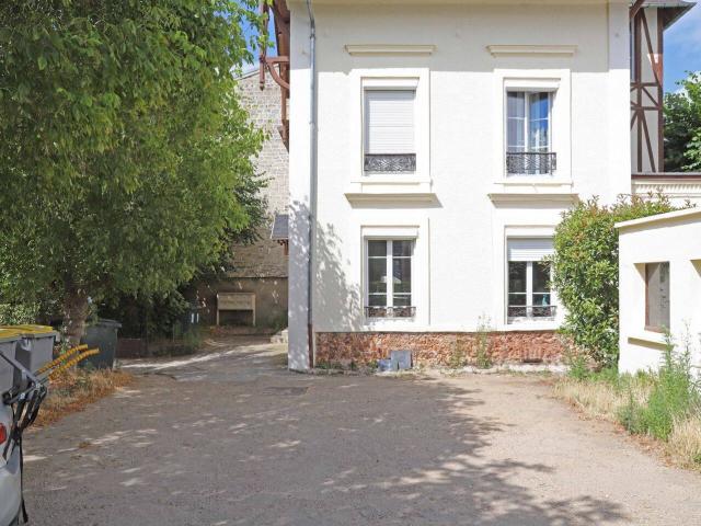 Studio location à Maisons-Laffitte, Yvelines