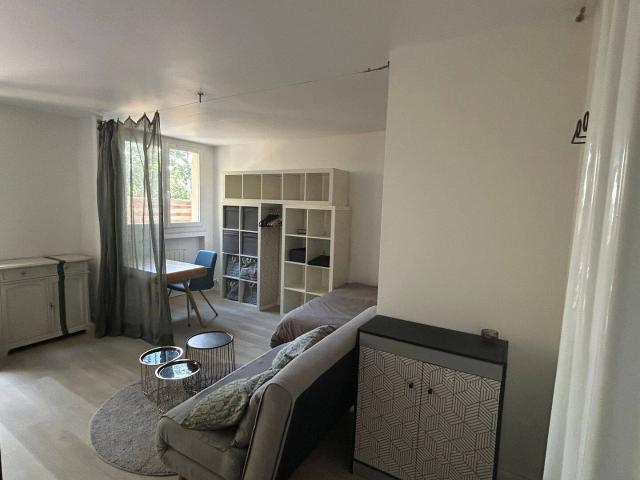 Studio location à Les Restanques de la Thomassine, Manosque