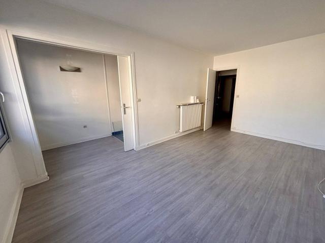 Studio location à Paris 12e Arrondissement, Paris
