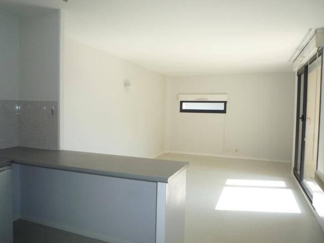Studio location à Quartier Centre Ville, Reims