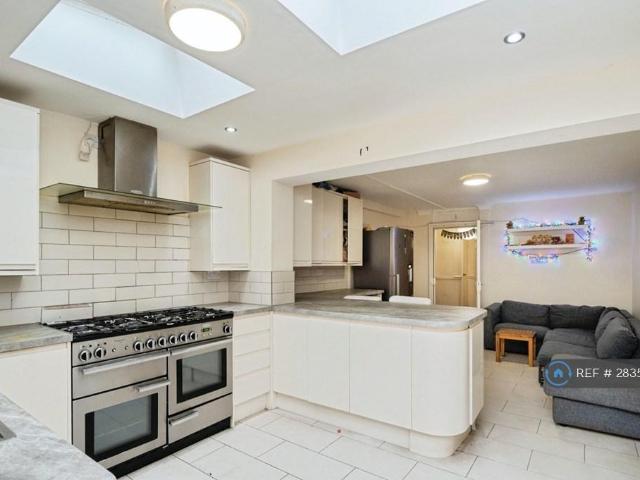 House for rent in Ocean Estate, Mile End