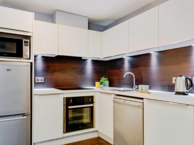 Studio for rent in Hyde Park, West Yorkshire