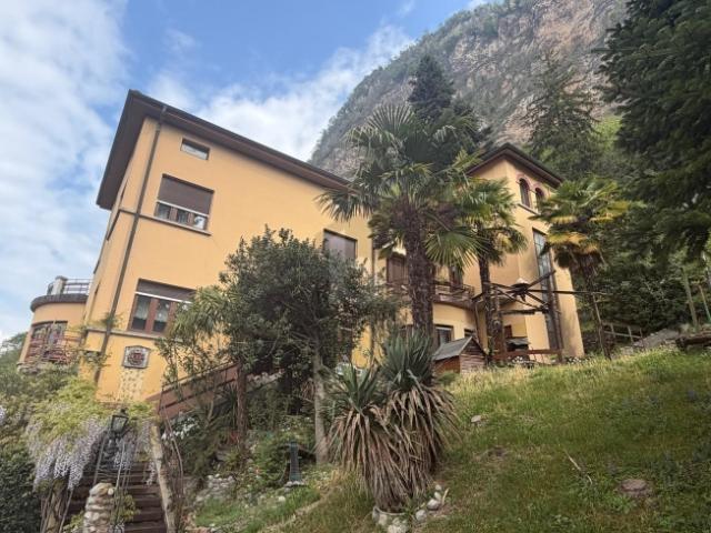 Einfamilienhaus kaufen in Mendrisio, Tessin