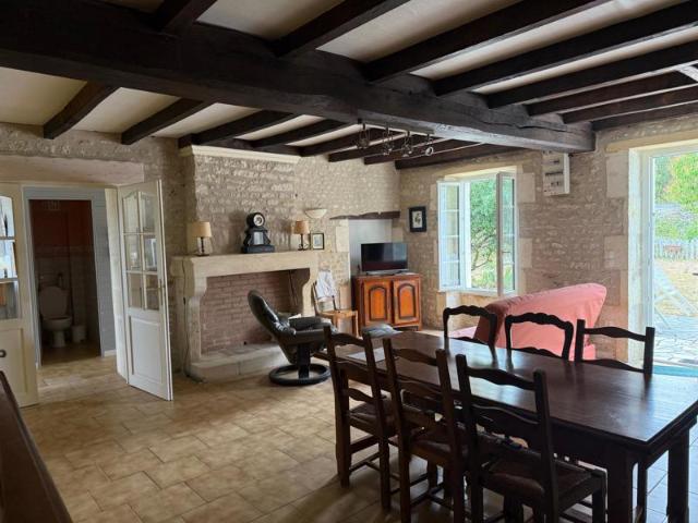 Maison vente à Saint-Jean-d'Angély, Doeuil-sur-le-mignon