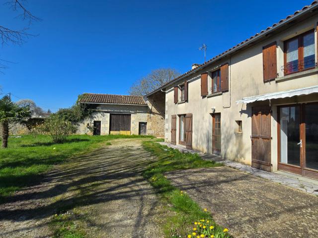 Maison vente à Montmorillon, Saint-pierre-d'exideuil