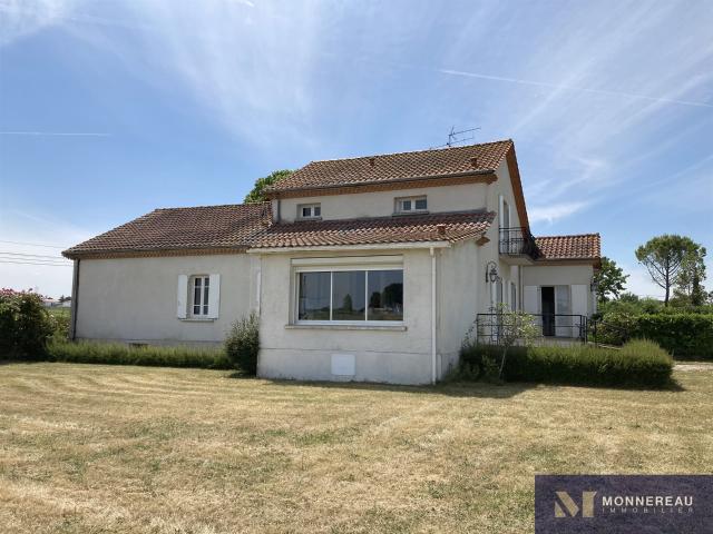 Maison vente à Angoulême, Roullet-saint-estèphe