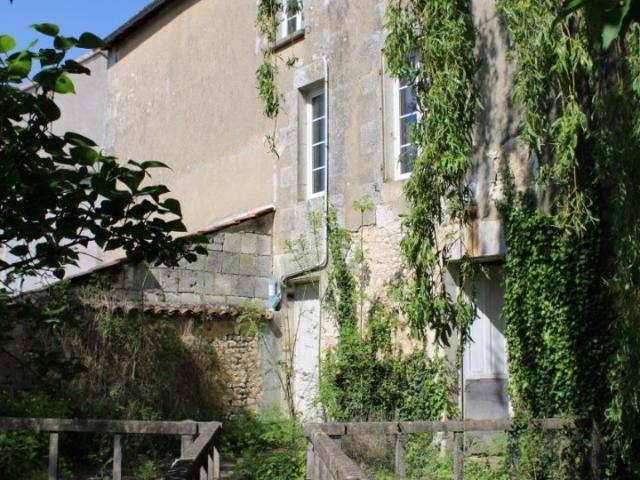 Maison vente à Cognac, Barbezieux-saint-hilaire
