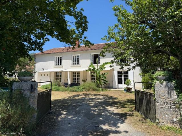 Maison vente à Confolens, Nanteuil-en-vallée