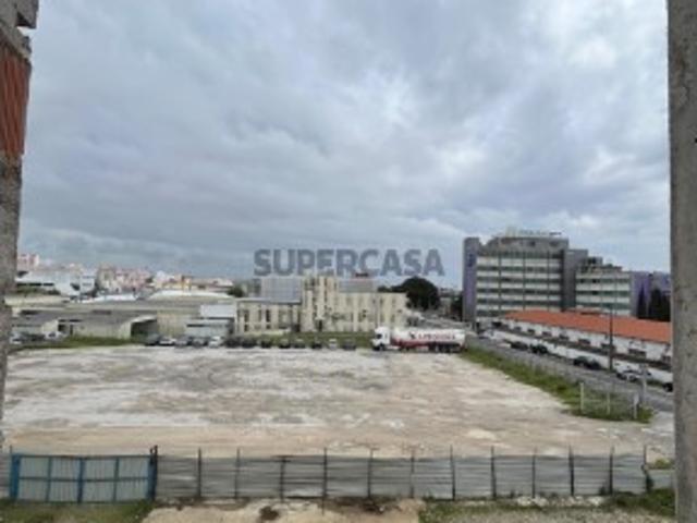 Terreno venda em Santiago Dos Velhos, Lisboa
