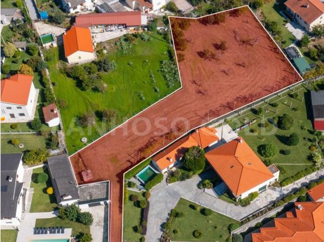 Terreno venda em Campos e Louredo, Póvoa de Lanhoso