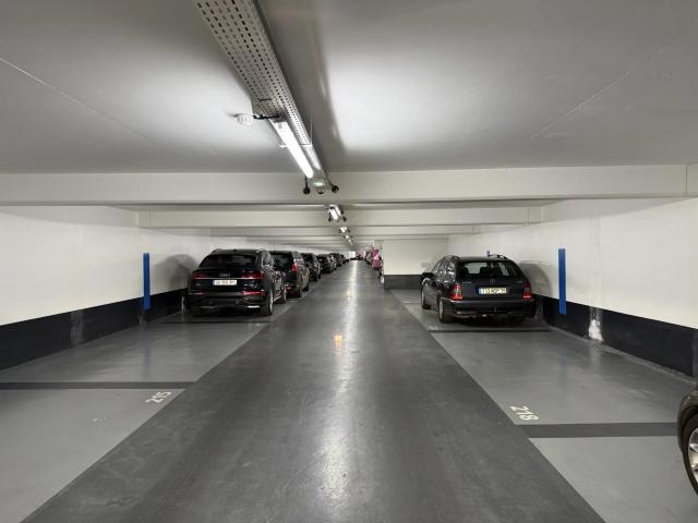 Garage vente à Paris, Île-de-France