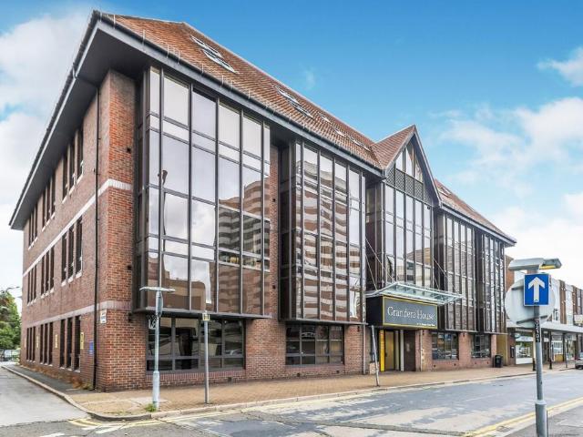 Apartment for rent in Sunbury, Surrey
