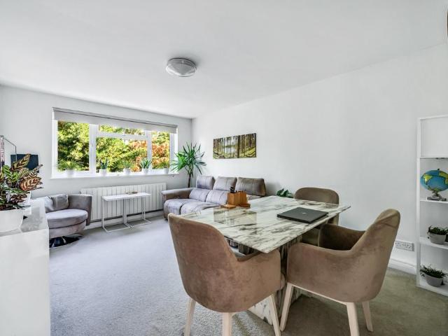 House for rent in London Borough of Hounslow, Greater London