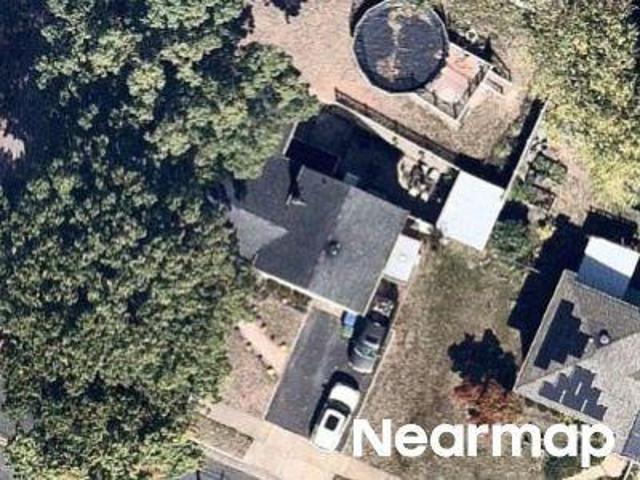 House for sale in Edison House for sale in Edison