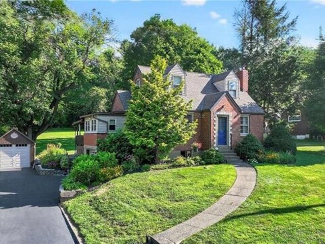 House for sale in Allison Park