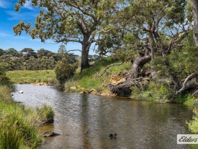 Cottage for sale in Springfield, Victoria