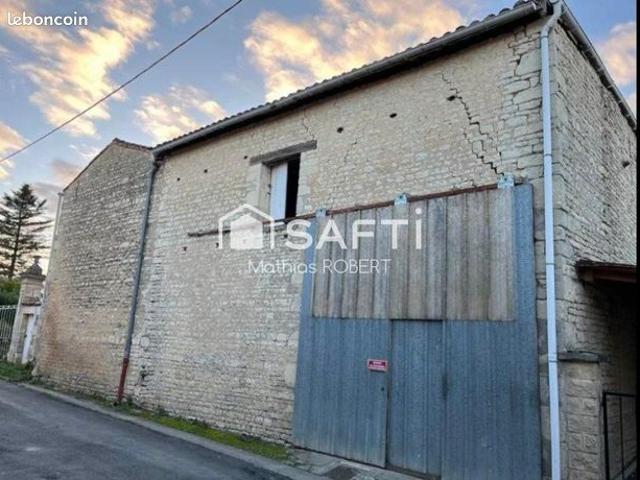 Maison vente à Confolens, Xambes