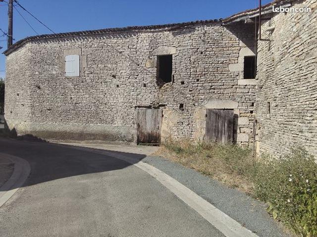 Maison vente à Saint-Jean-d'Angély, Saint-hilaire-de-villefranche