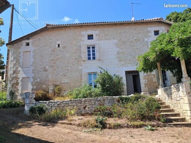 Maison vente à Nontron, Champagnac-de-belair