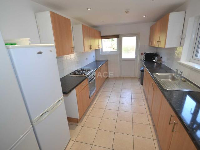 House for rent in Newtown, Reading