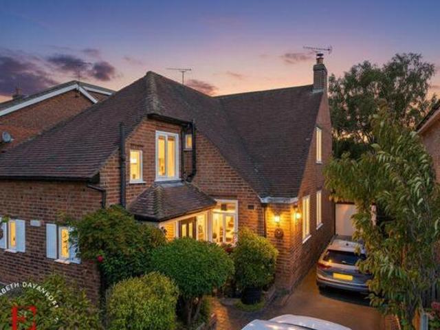 House for sale in Castle Green, Warwick