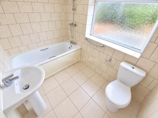 House for rent in Newtown, Reading