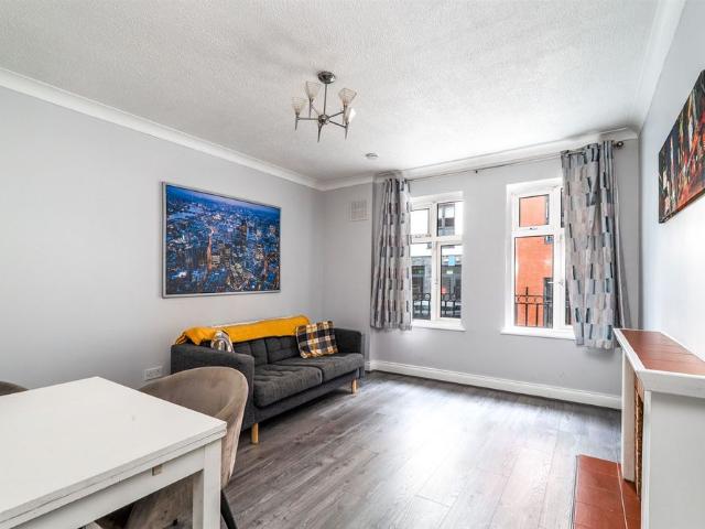 Apartment to rent in Bluebell, North Tipperary