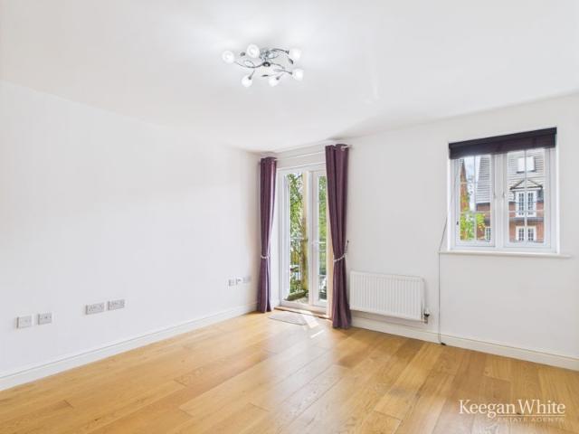 Apartment for rent in Terriers, Totteridge