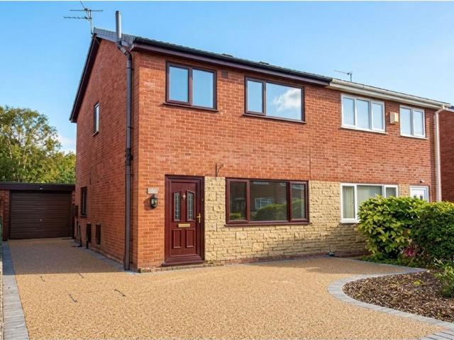 House for rent in Coupe Green, Firbank