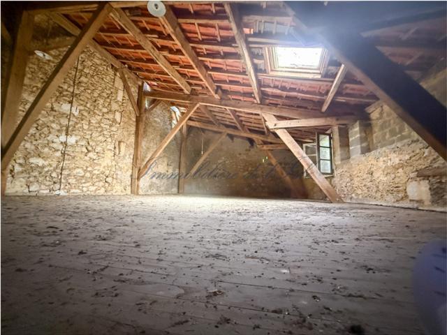Maison vente à Nontron, Eyvirat