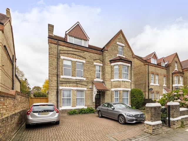 House for rent in London Borough of Ealing, Greater London