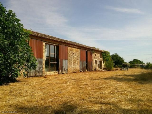 Maison vente à Confolens, Montjean