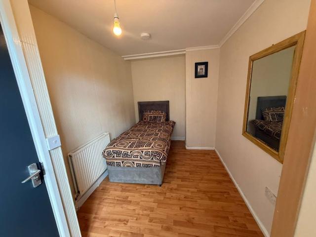 Room for rent in West Midlands