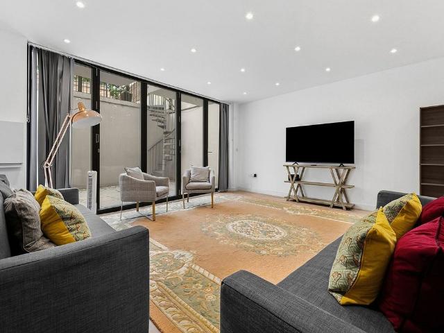 Apartment for rent in Longfield Estate, Greater London