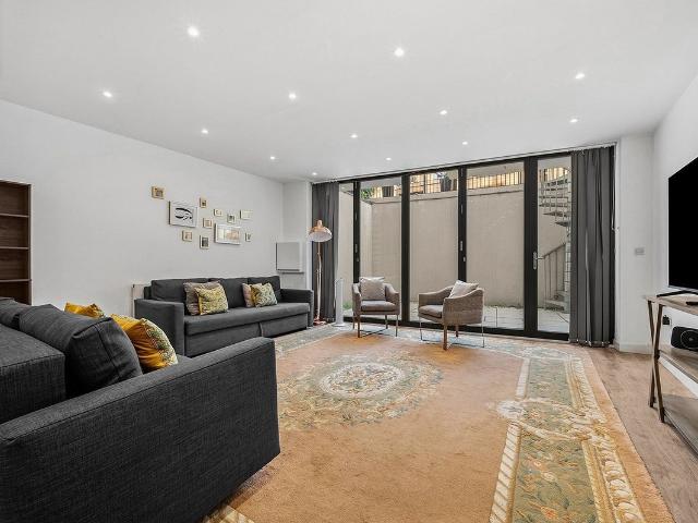 Apartment for rent in Longfield Estate, Greater London