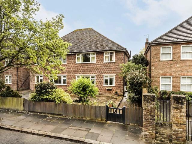 Apartment for rent in London Borough of Ealing, Greater London