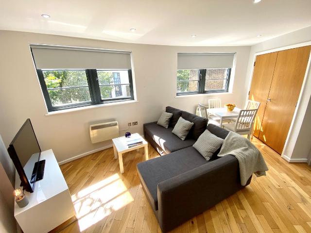 Apartment for rent in Bermondsey Village, Greater London