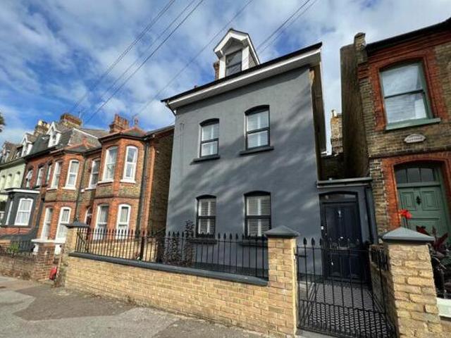 House for sale in West Cliff, Acol