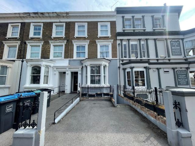 Apartment for rent in West Cliff, Acol