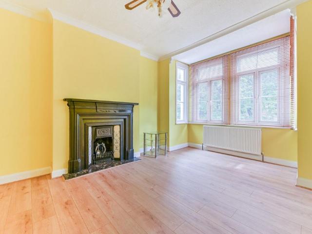 Apartment for rent in London Borough of Croydon, Thornton Heath